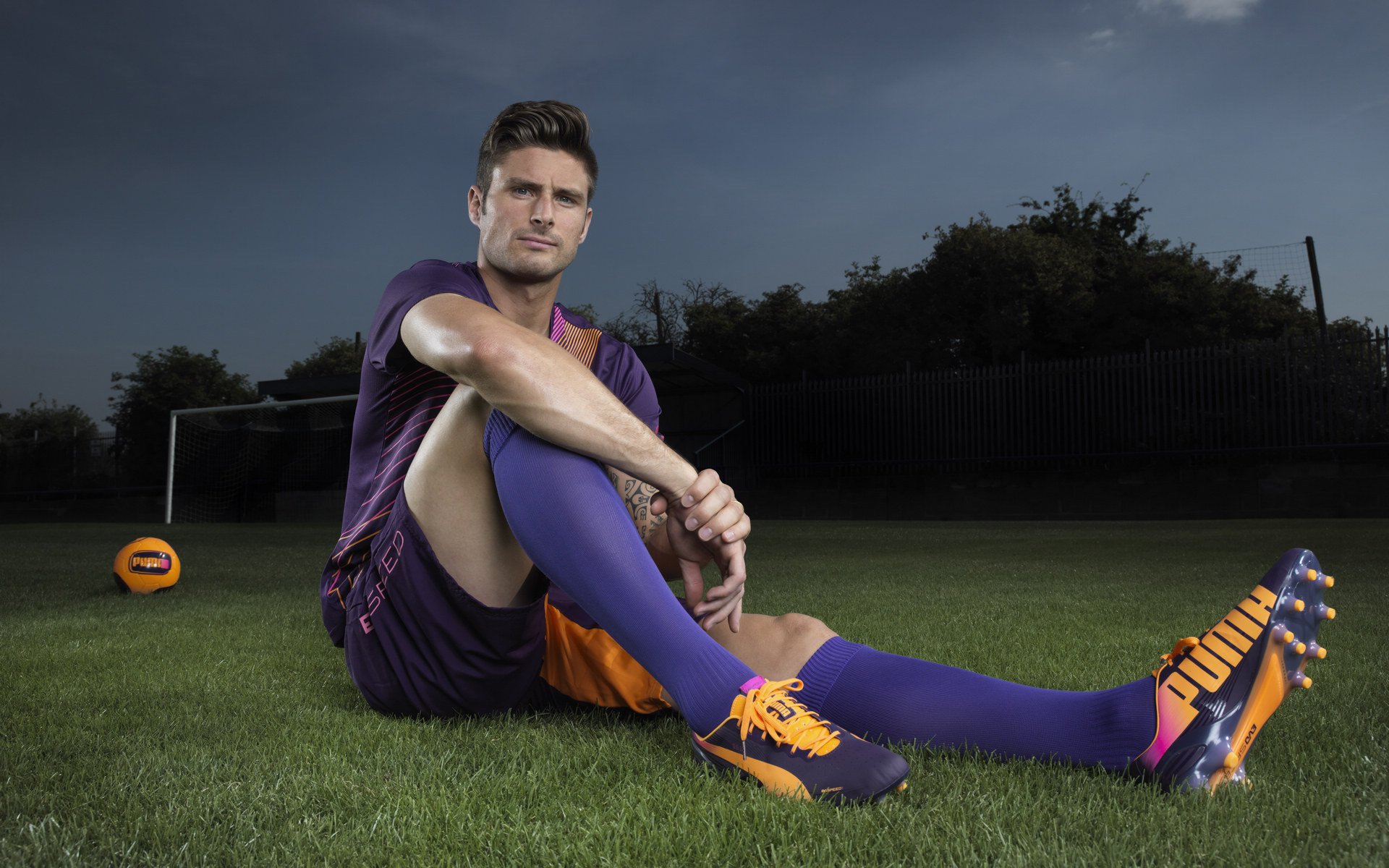 国足定位球防守失误数据比对，足球定位球教学视频